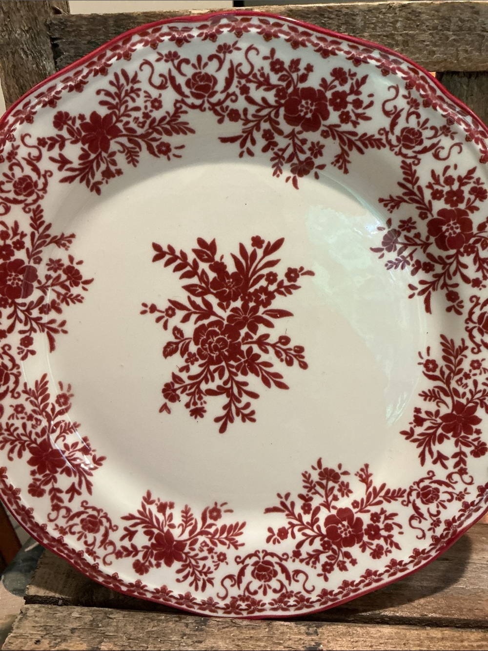 Christmas Toile Salad Plates - Dark Red - Set of 4.
No Bundling! - Picture 2 of 4